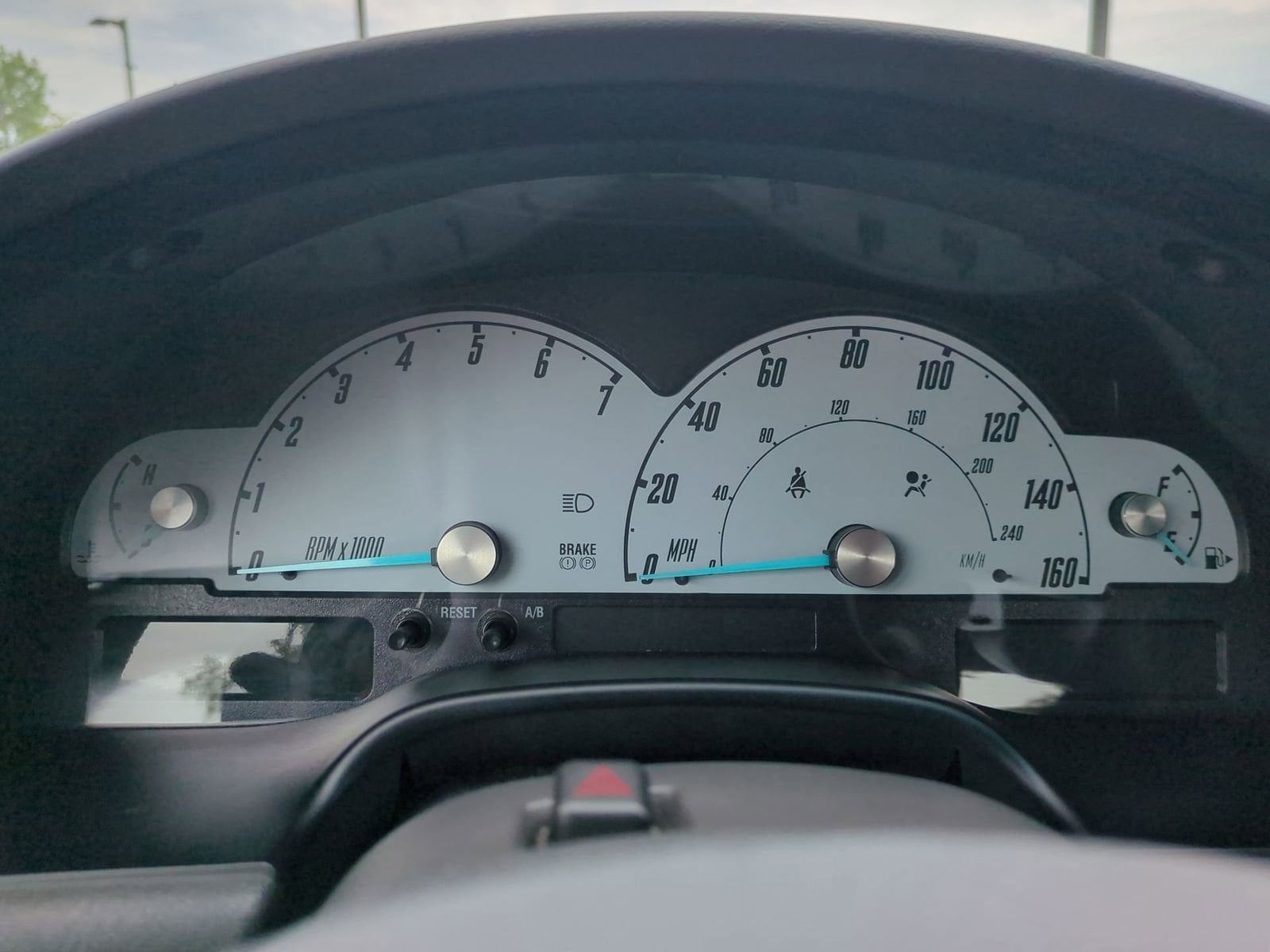 Thumbnail: 2002 Ford Thunderbird - 26