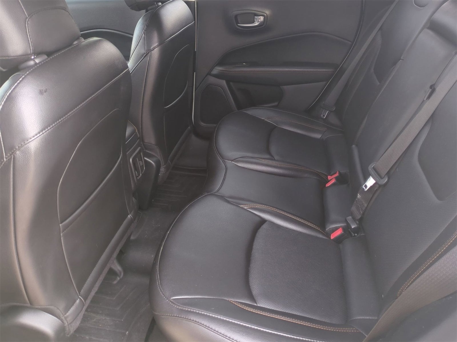 Thumbnail: 2020 Jeep Compass - 20