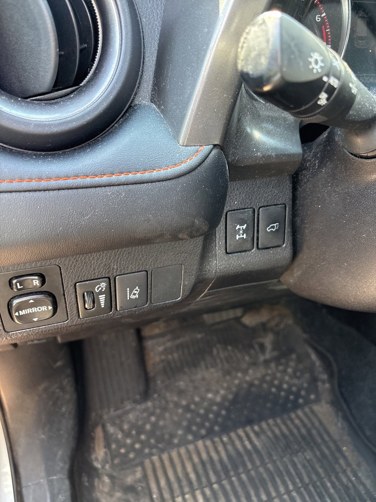 Thumbnail: 2017 Toyota RAV4 - 10