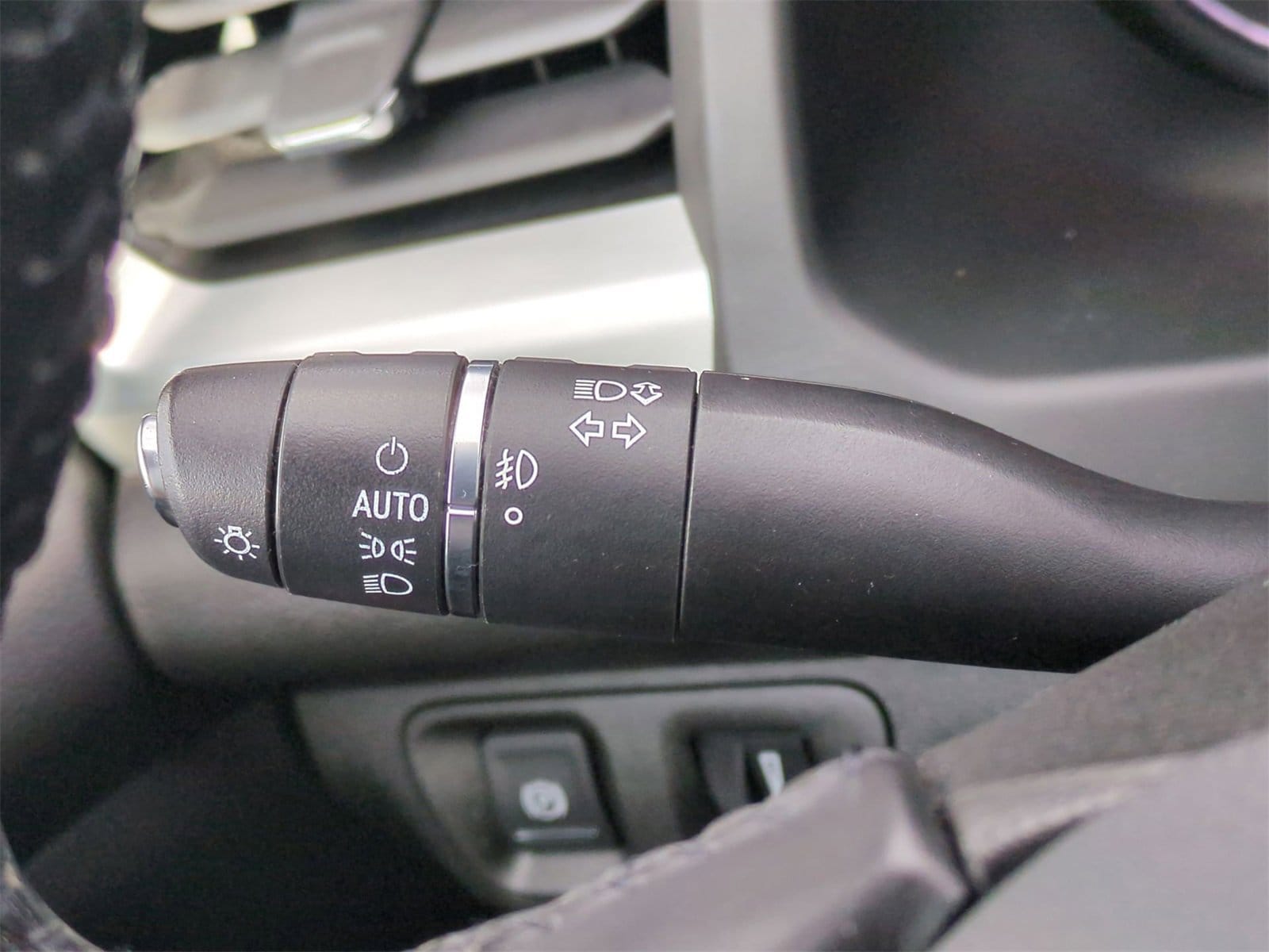 Thumbnail: 2019 GMC Acadia - 28