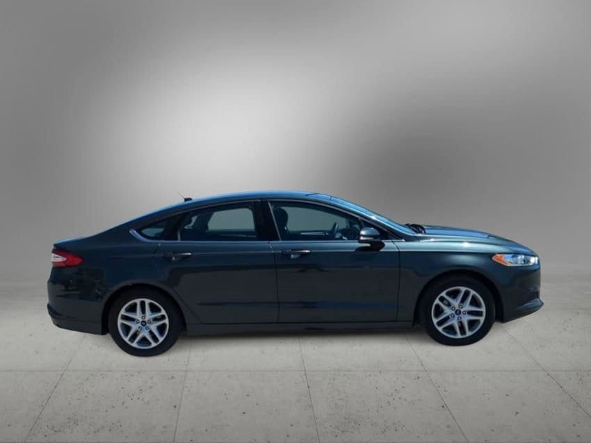 Thumbnail: 2016 Ford Fusion - 9