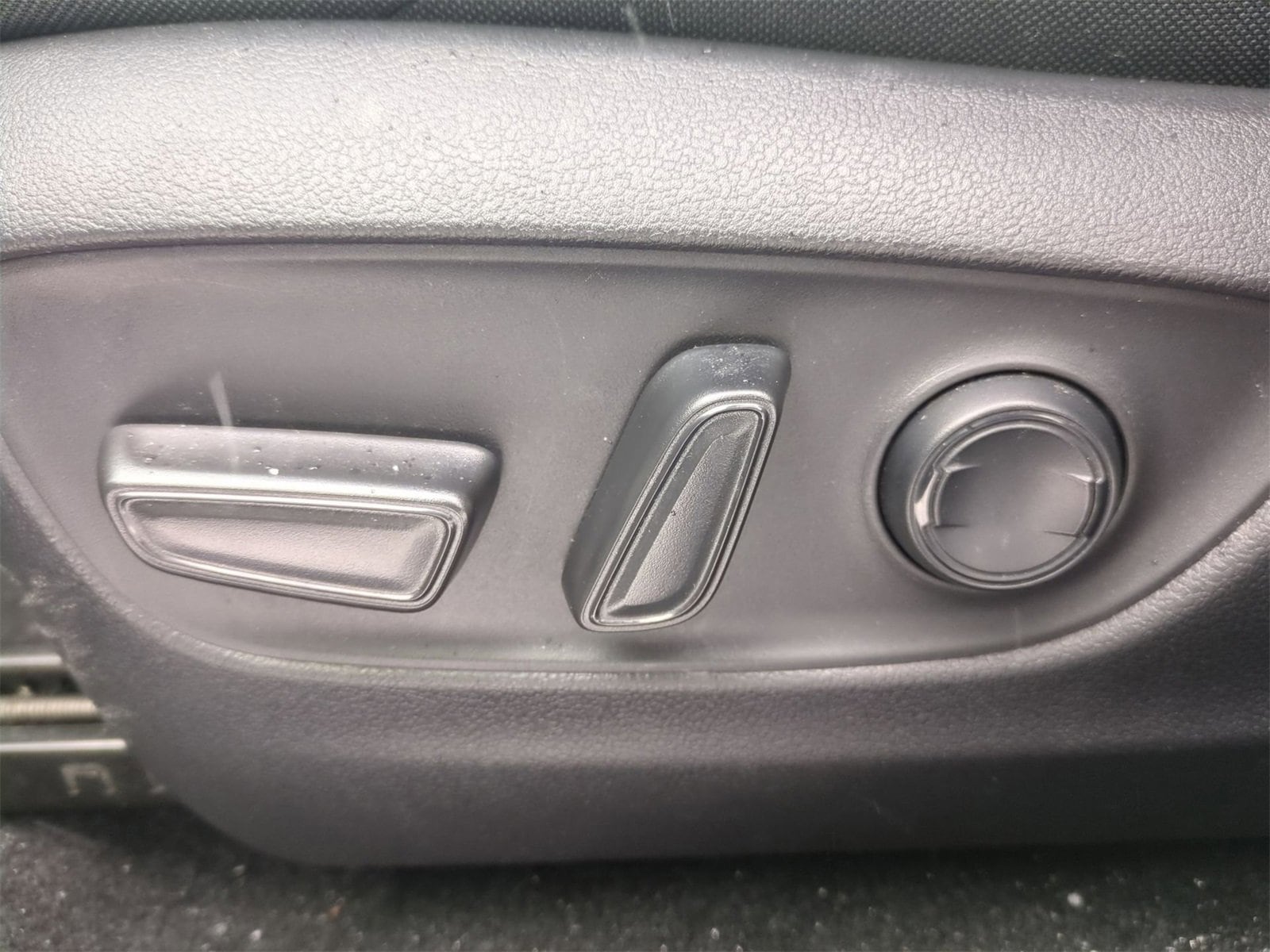 Thumbnail: 2021 Toyota Venza - 17