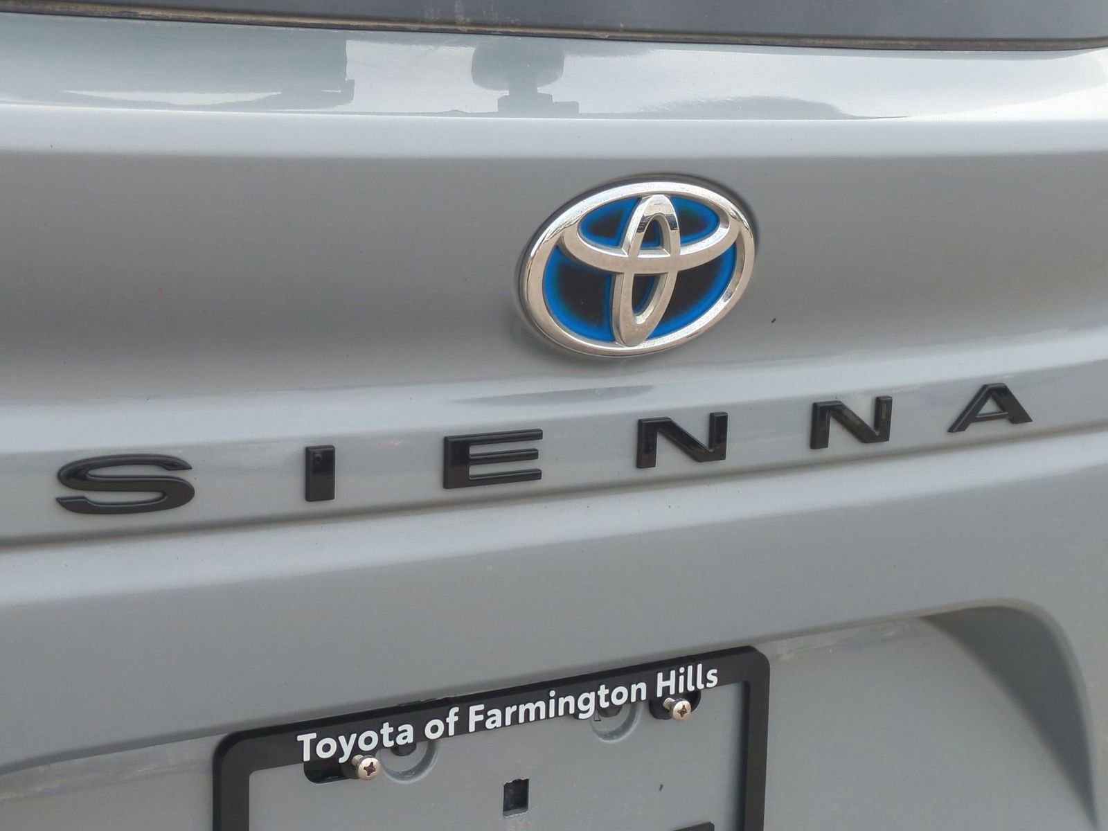 Thumbnail: 2023 Toyota Sienna - 13