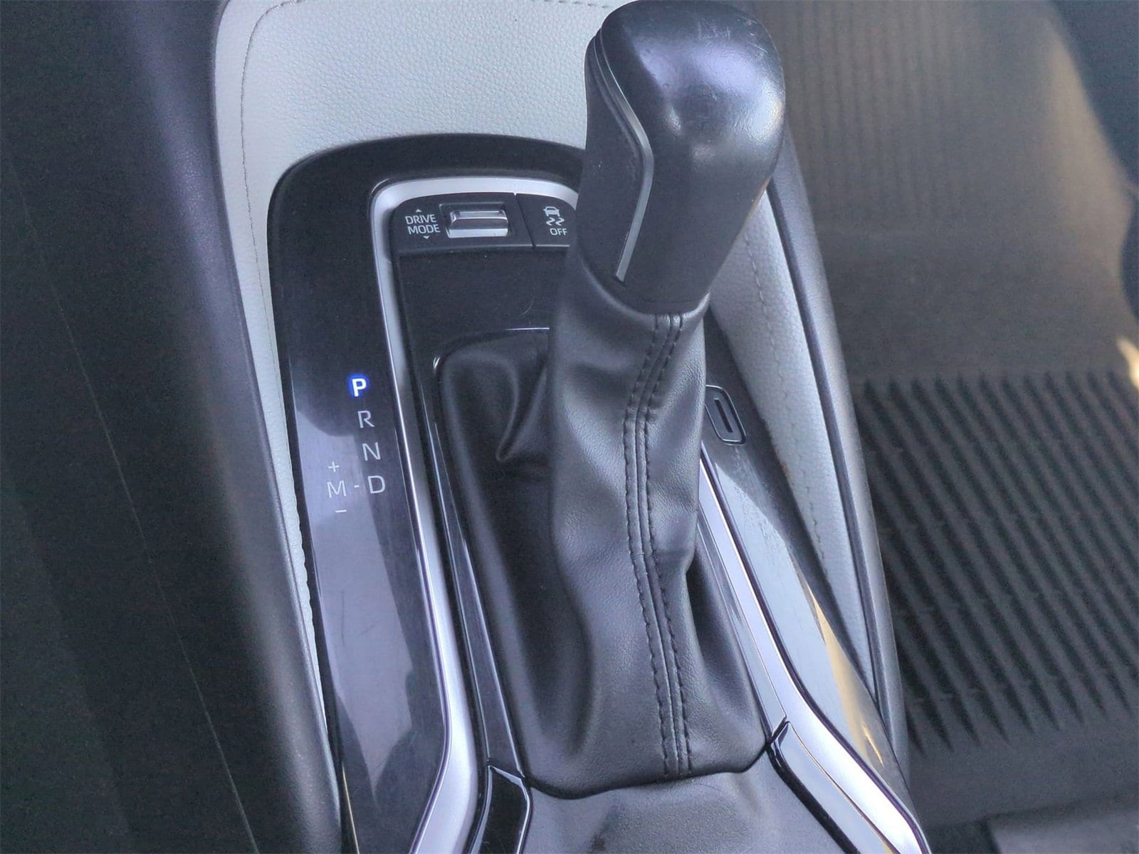 Thumbnail: 2023 Toyota Corolla - 31