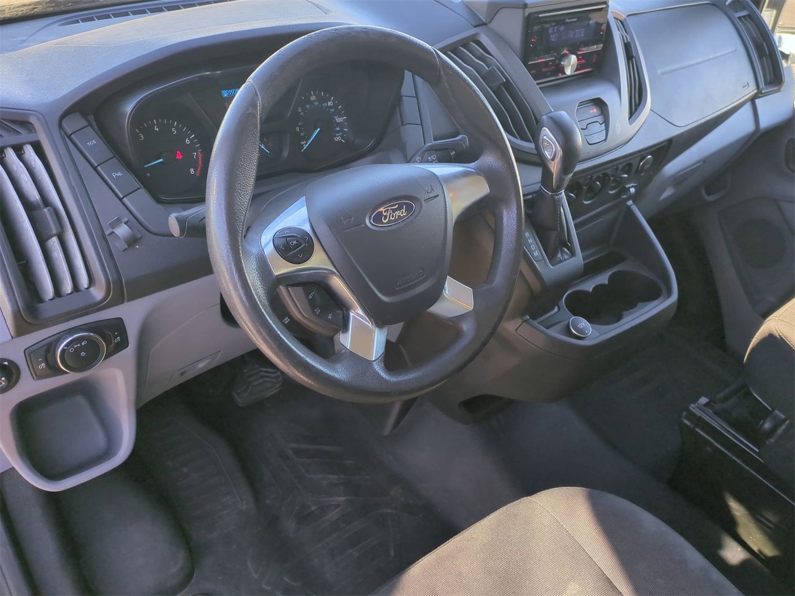 Thumbnail: 2017 Ford Transit Series - 10