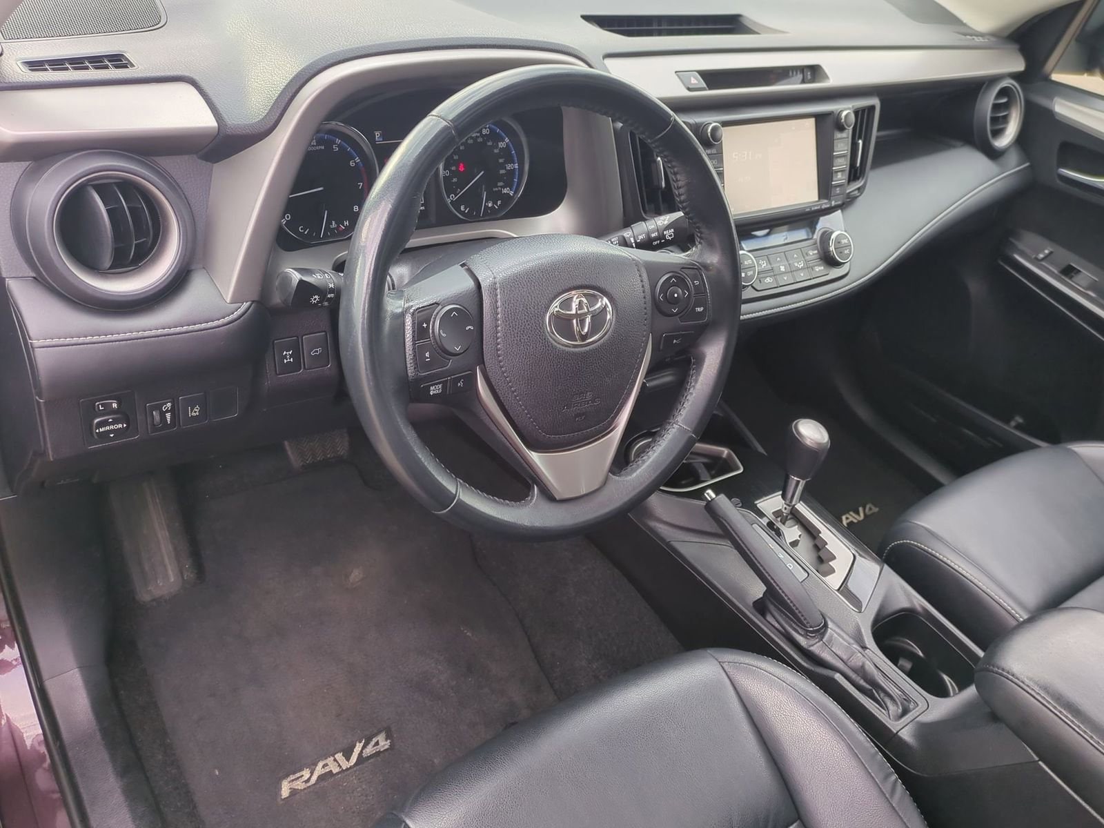 Thumbnail: 2017 Toyota RAV4 - 10