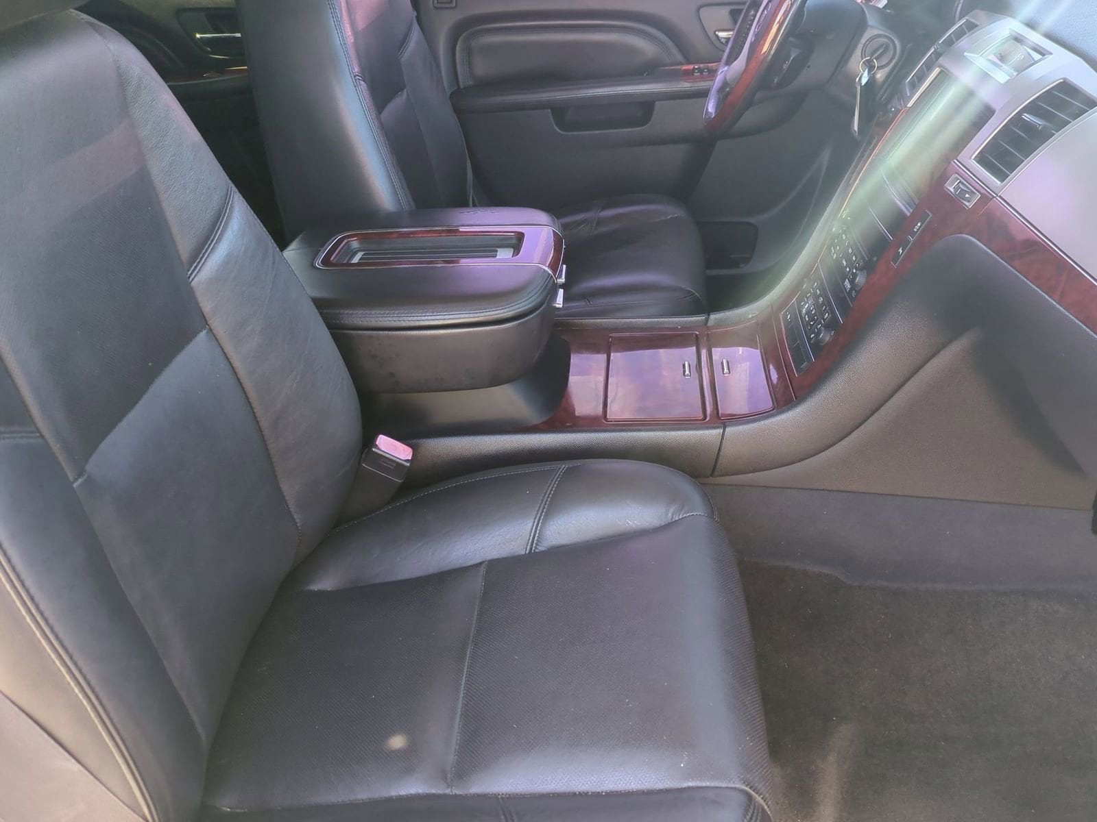 Thumbnail: 2012 Cadillac Escalade - 23