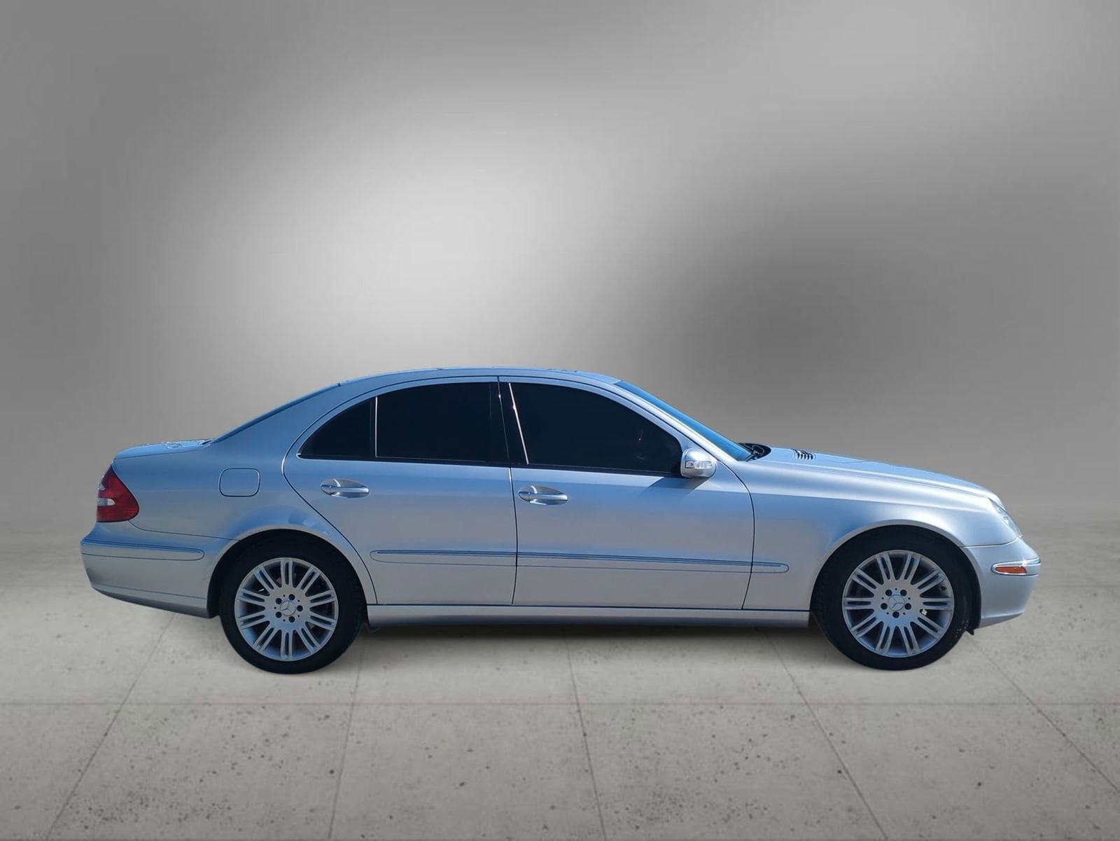 Thumbnail: 2006 Mercedes-Benz E-Class - 9