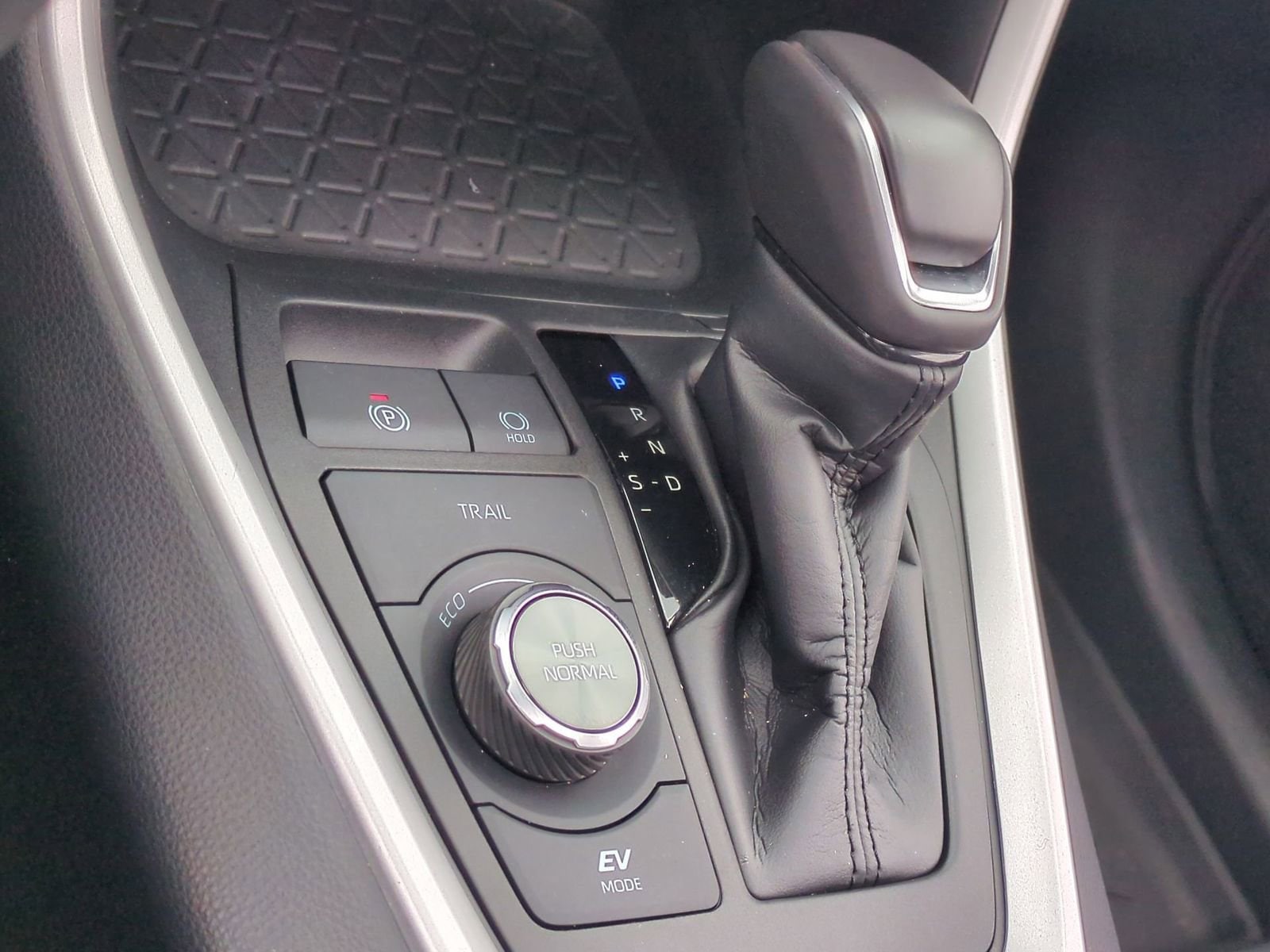 Thumbnail: 2024 Toyota RAV4 - 32