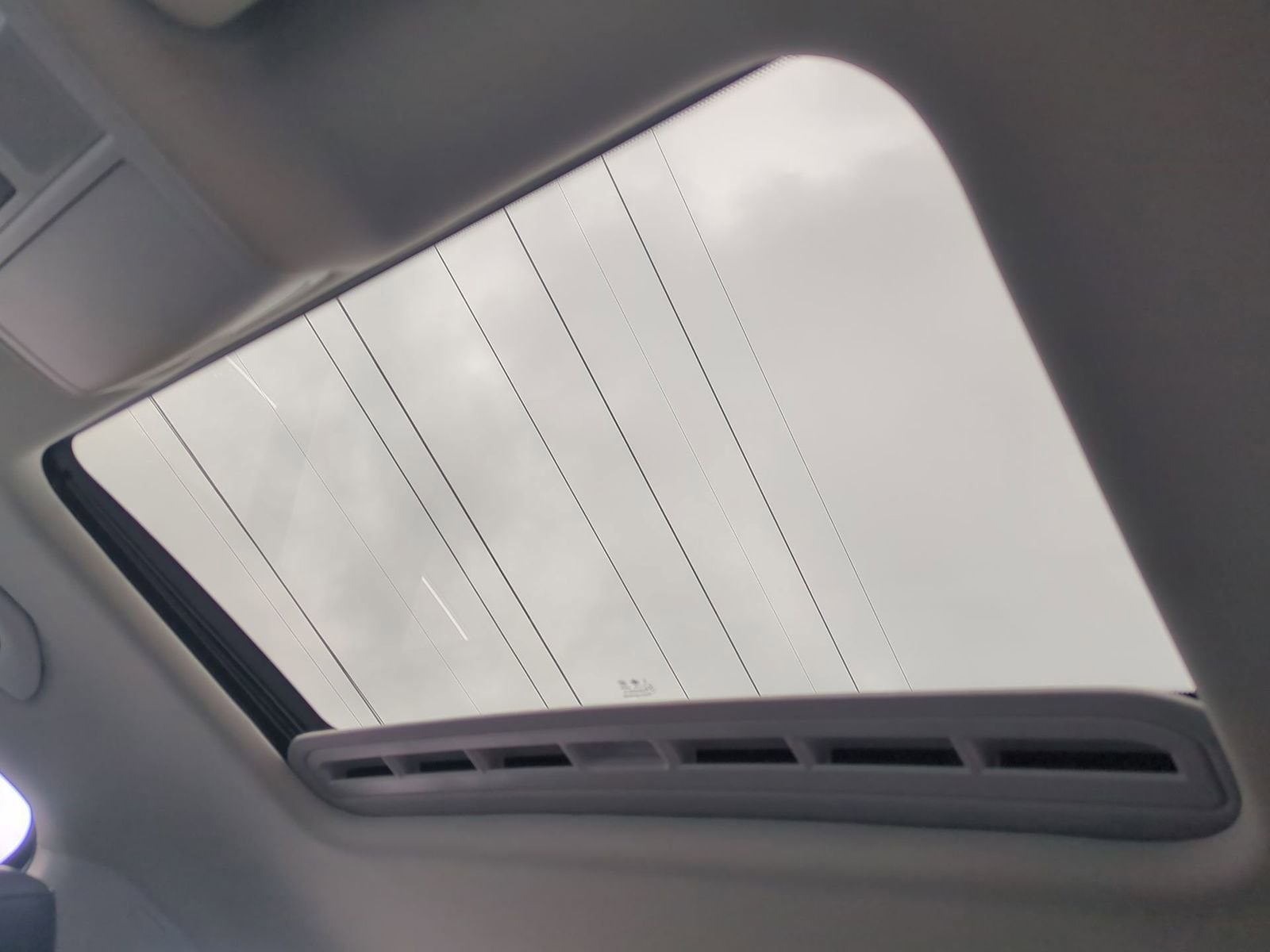Thumbnail: 2017 Volkswagen Passat - 19