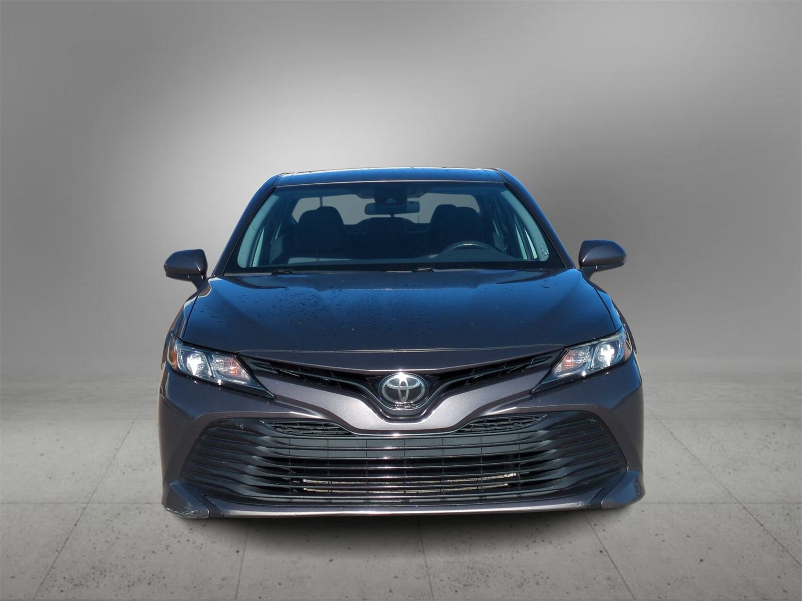 2019 Toyota Camry SE XLE photo 3