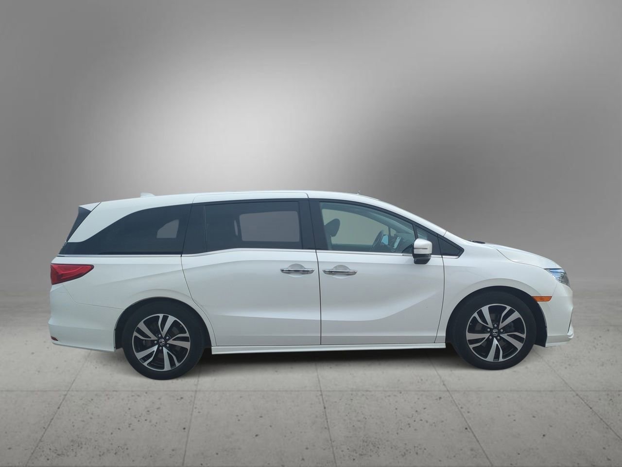 Thumbnail: 2018 Honda Odyssey - 9