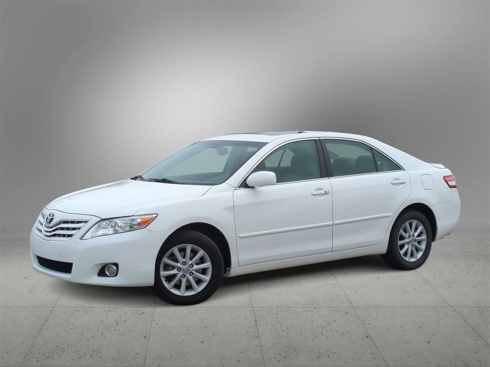 2010 Toyota Camry XLE -
                  Farmington Hills, MI