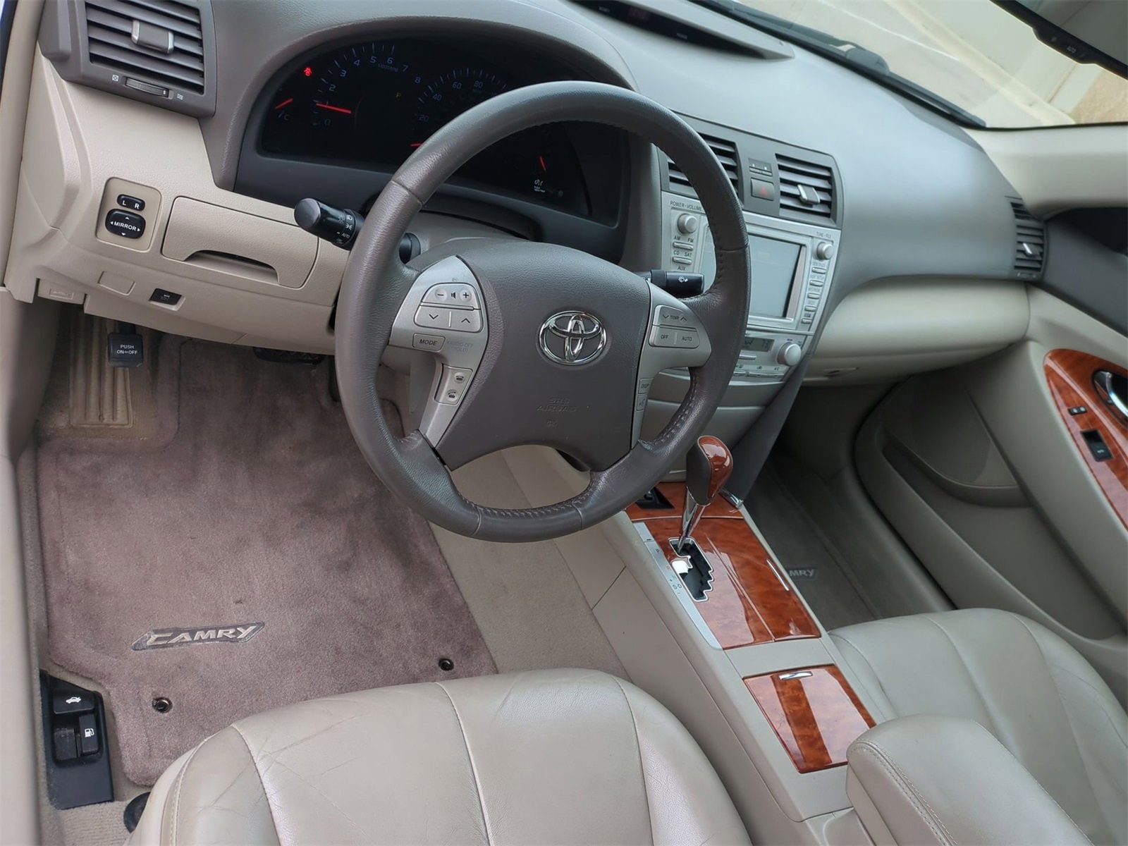 2010 Toyota Camry XLE 10