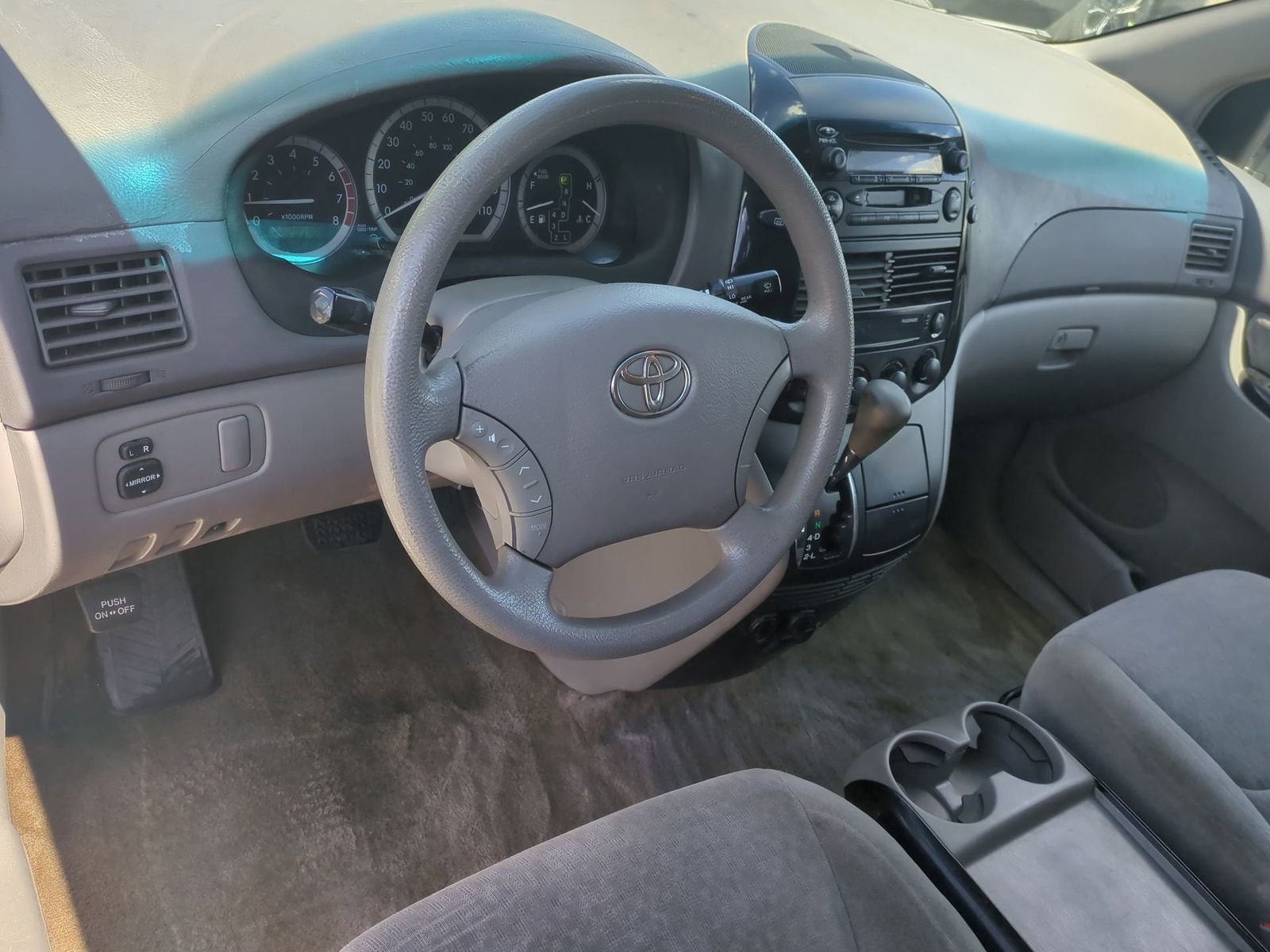 Thumbnail: 2005 Toyota Sienna - 10