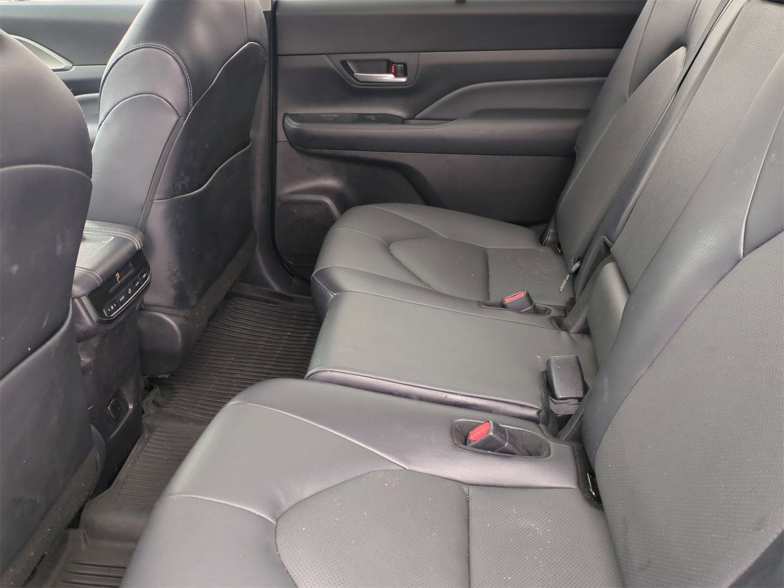 Thumbnail: 2024 Toyota Grand Highlander - 19