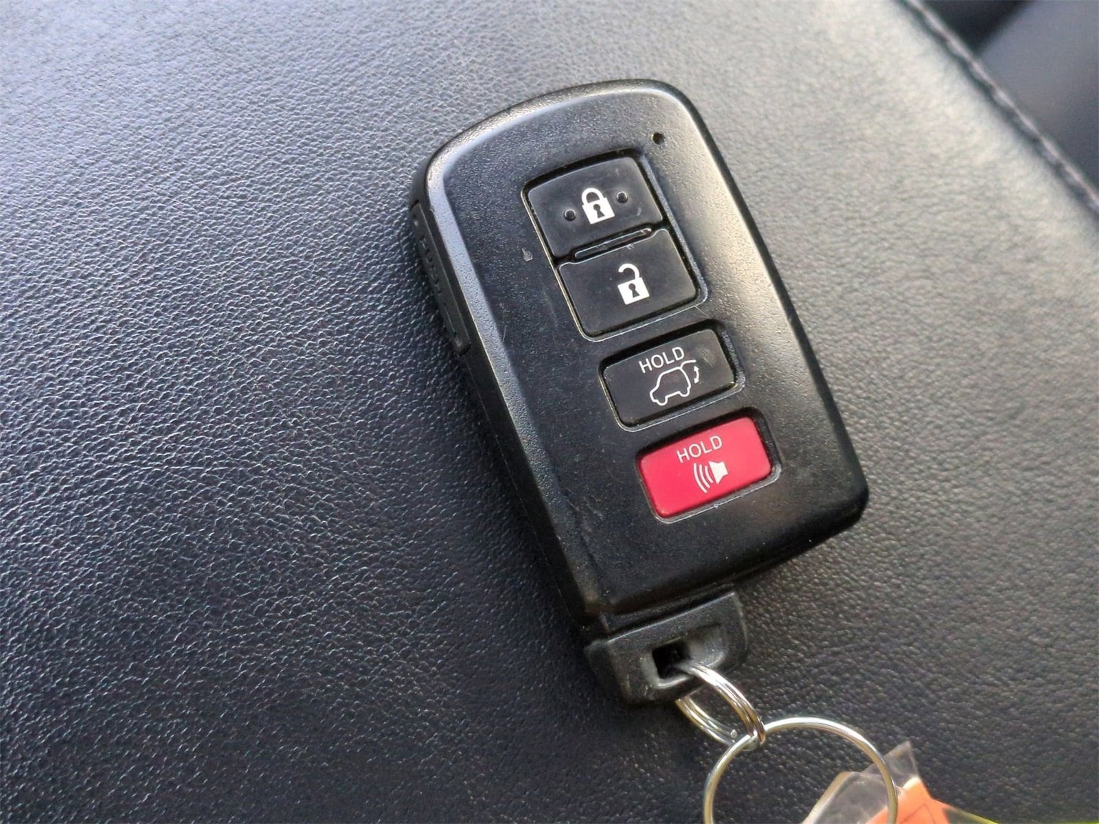 Thumbnail: 2017 Toyota RAV4 - 36