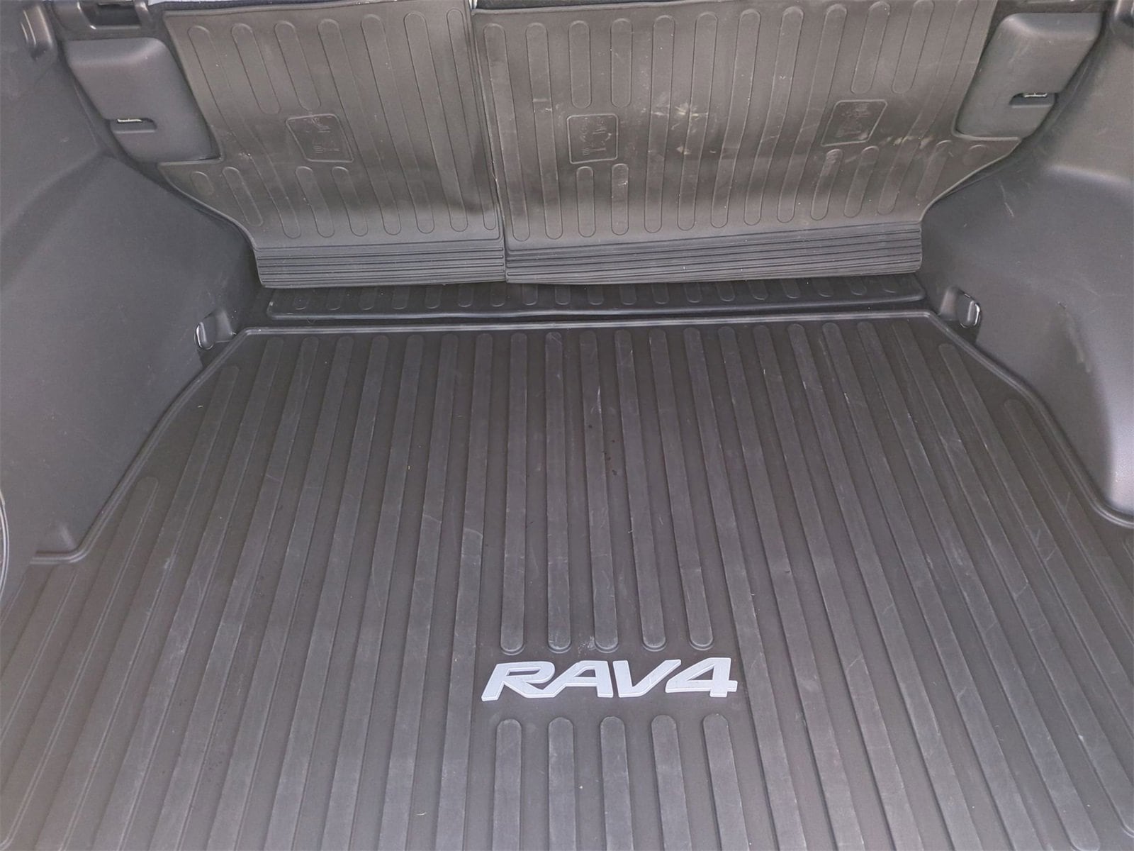 Thumbnail: 2024 Toyota RAV4 - 35