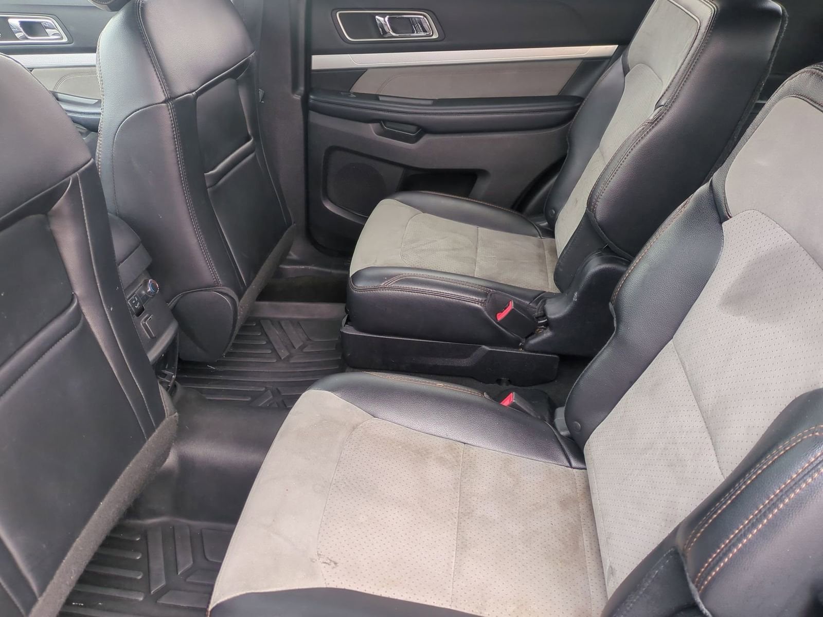 Thumbnail: 2017 Ford Explorer - 20