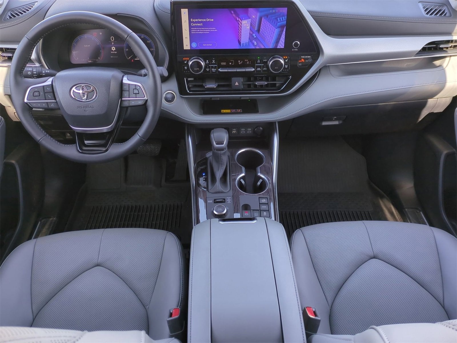 Thumbnail: 2025 Toyota Highlander - 15