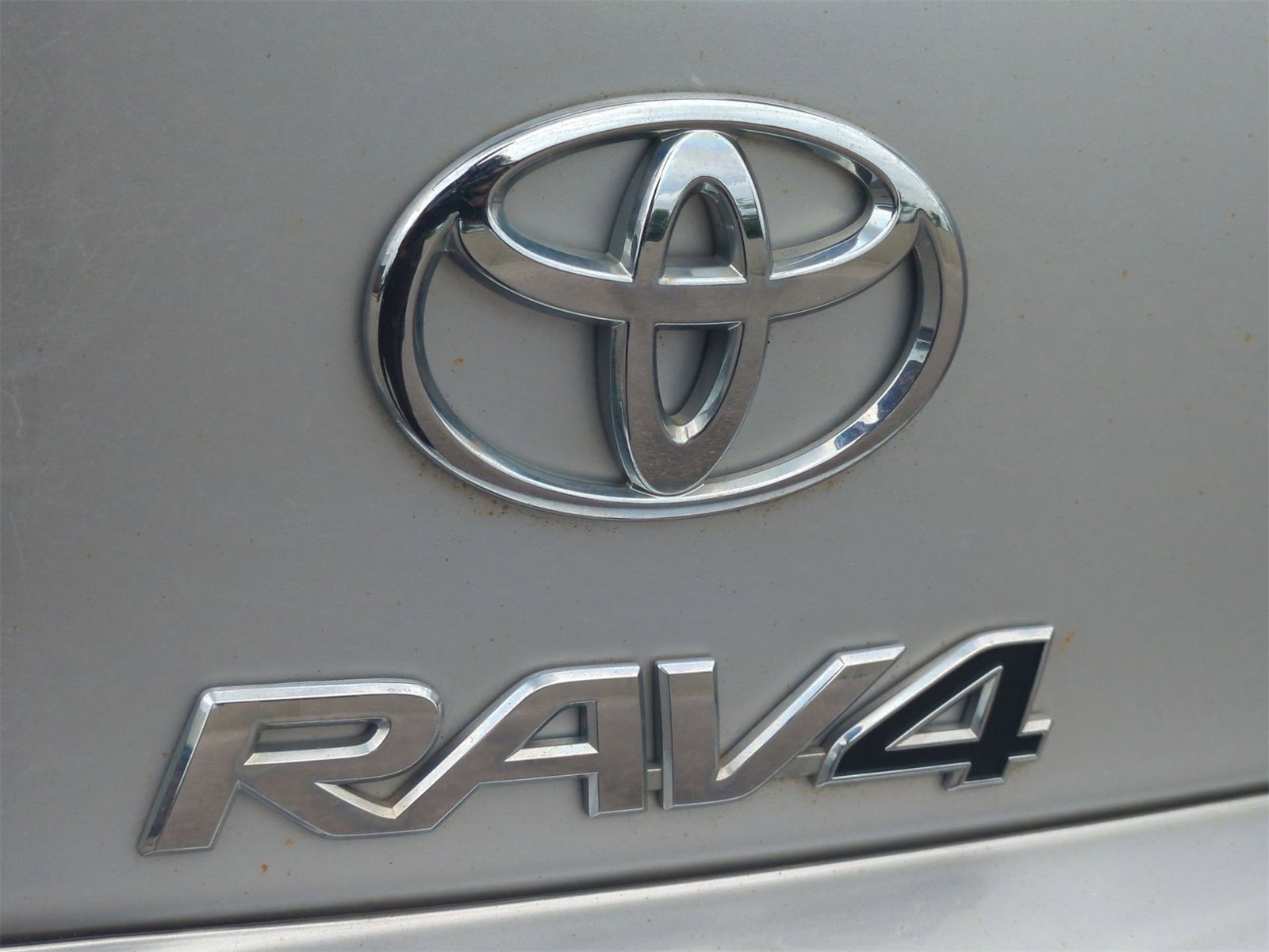 Thumbnail: 2011 Toyota RAV4 - 13