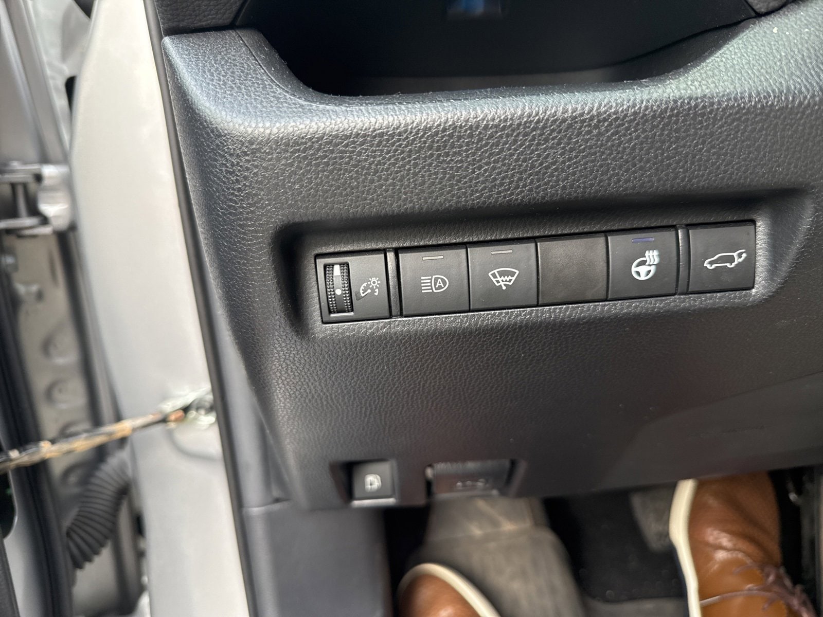 Thumbnail: 2021 Toyota RAV4 - 10