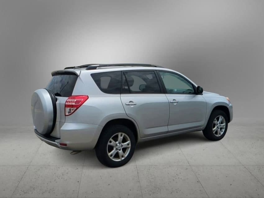 Thumbnail: 2011 Toyota RAV4 - 8