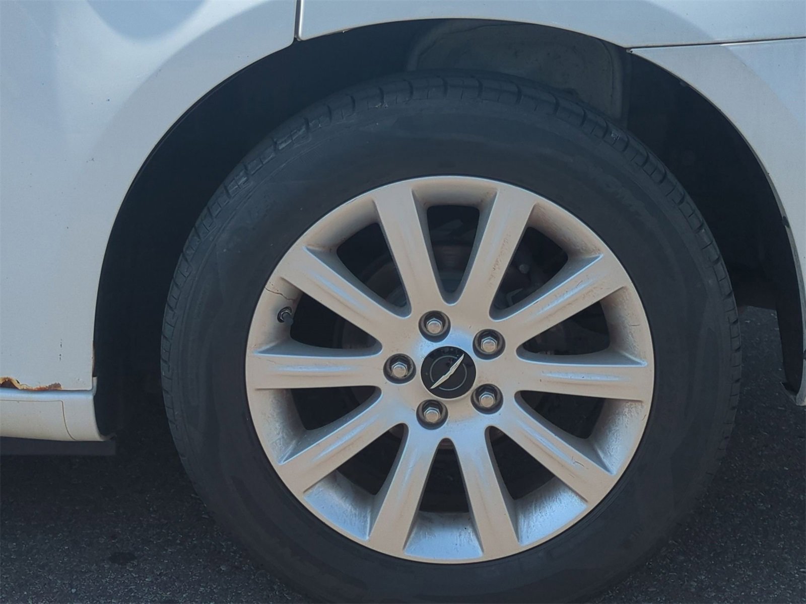 Thumbnail: 2013 Chrysler 200 - 14
