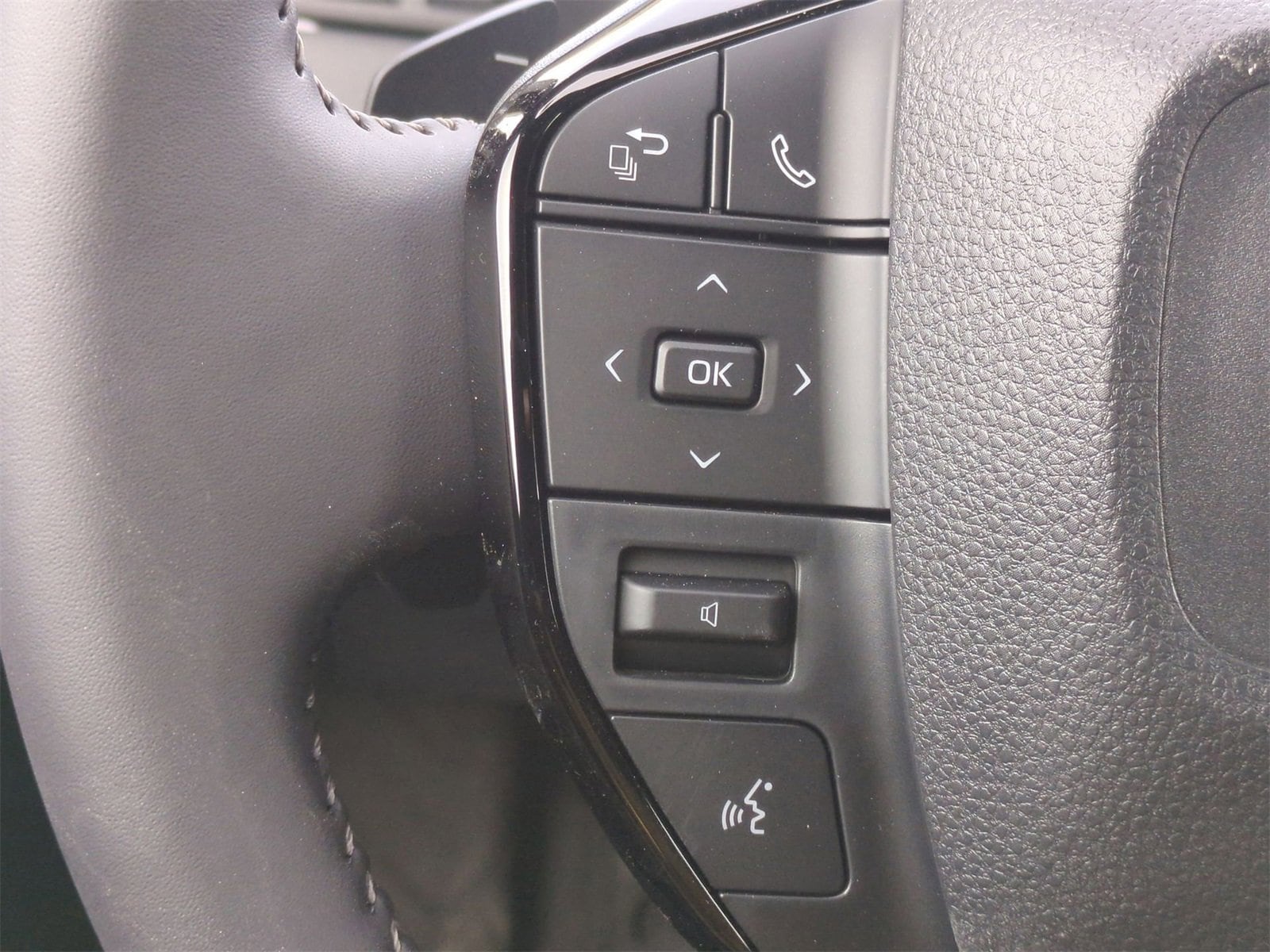 Thumbnail: 2026 Toyota bZ - 23