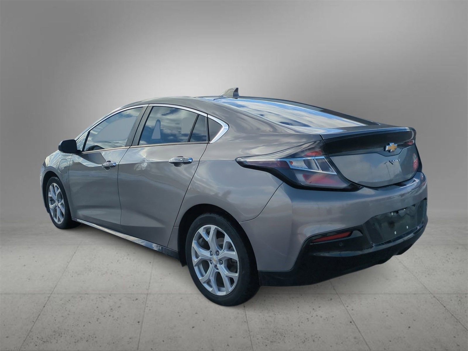 Thumbnail: 2017 Chevrolet Volt - 6