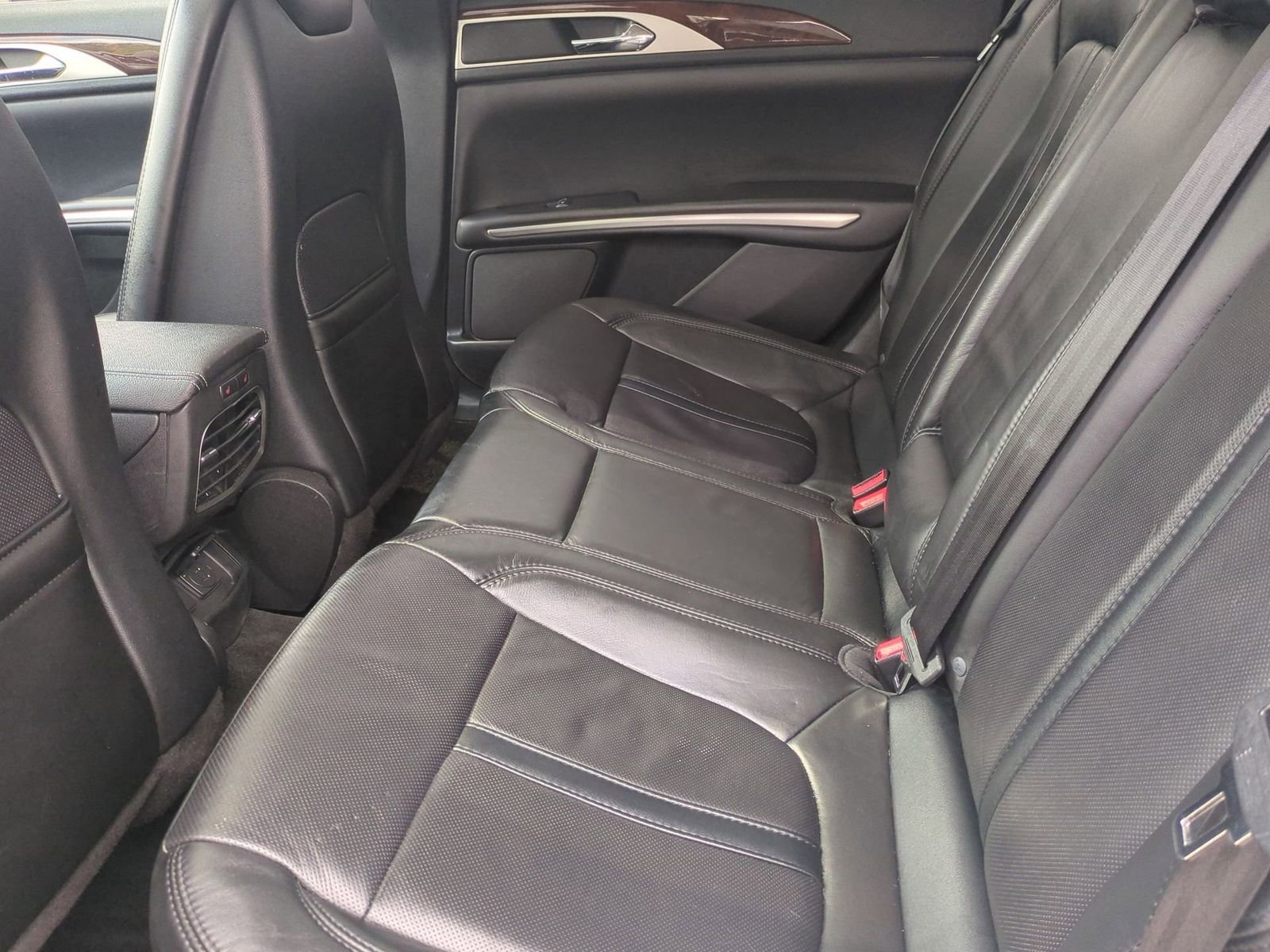 Thumbnail: 2016 Lincoln MKZ - 20
