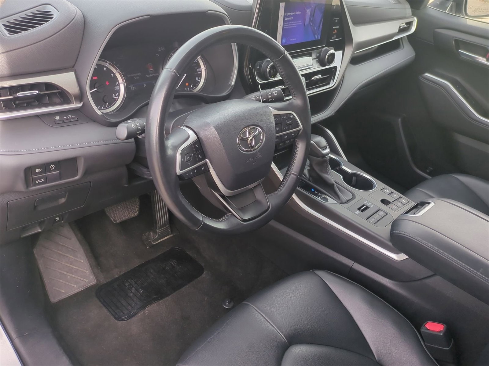 Thumbnail: 2023 Toyota Highlander - 10