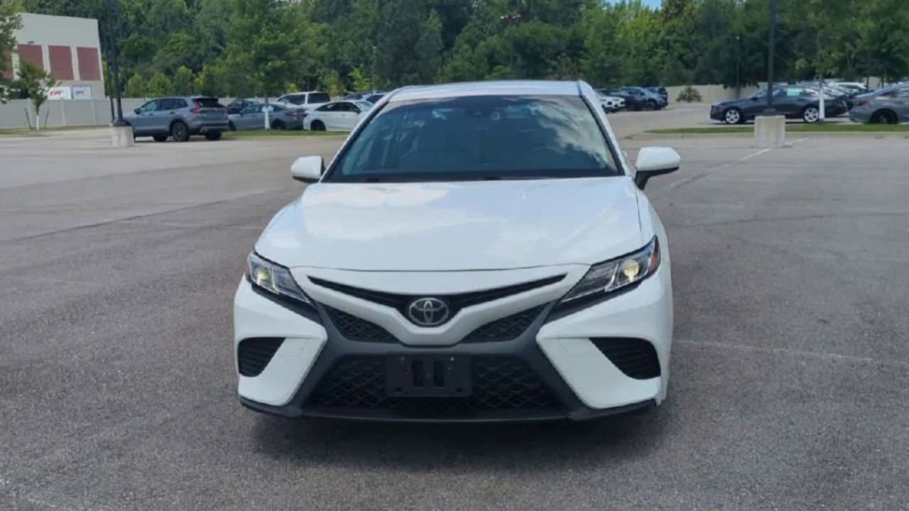 Thumbnail: 2018 Toyota Camry - 3