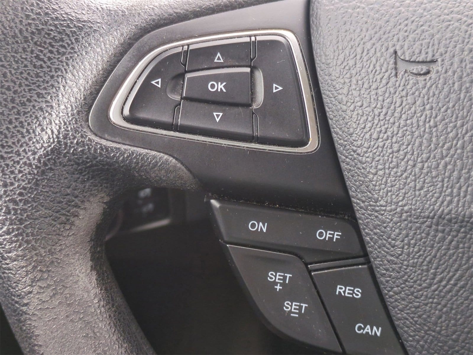 Thumbnail: 2016 Ford Focus - 23