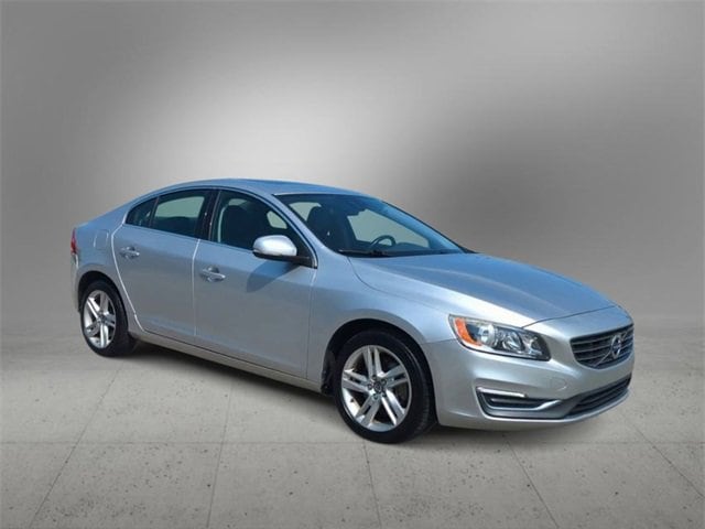 Used 2014 Volvo S60 T5 with VIN YV1612FS1E2272865 for sale in Farmington, MI