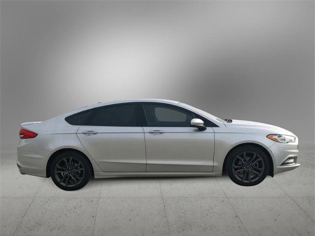 2018 Ford Fusion SE 9