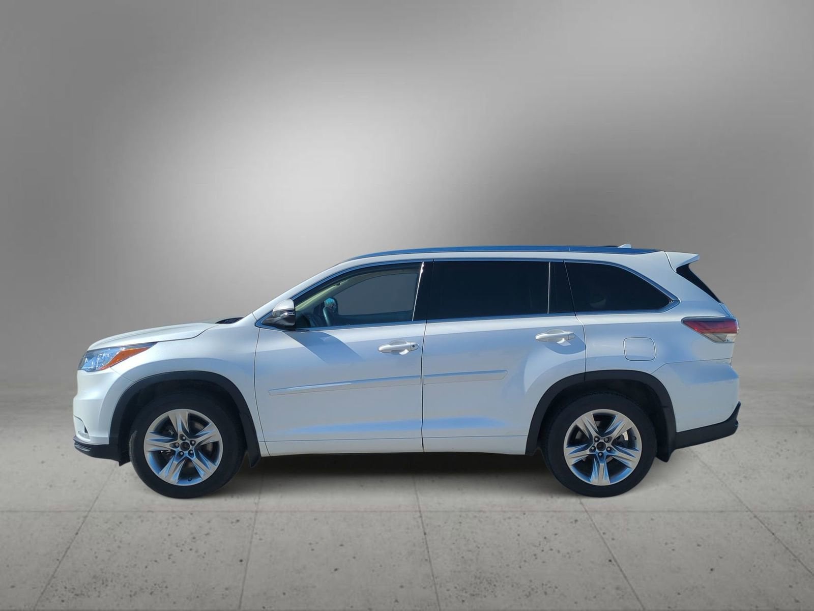 Thumbnail: 2016 Toyota Highlander - 5