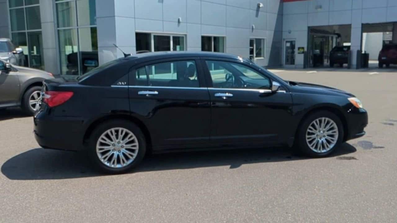 Thumbnail: 2011 Chrysler 200 - 9