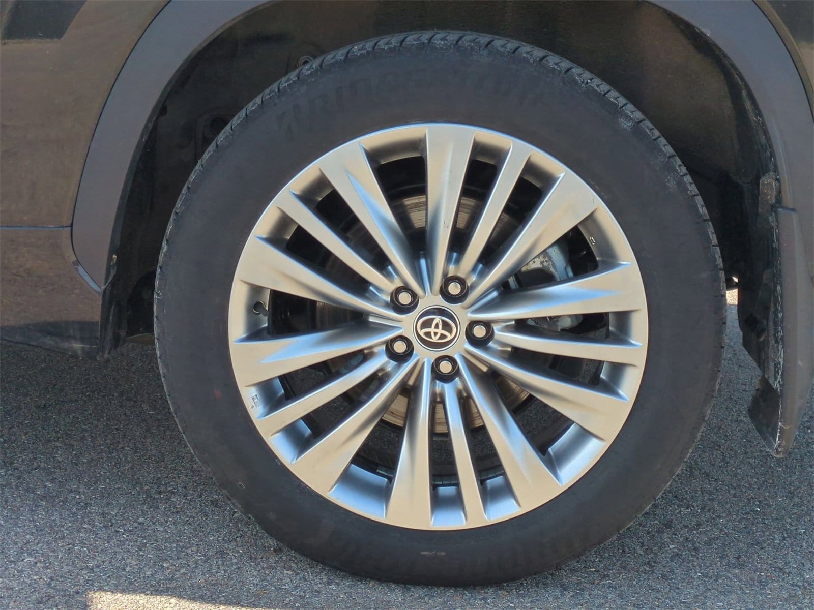 Thumbnail: 2025 Toyota Highlander - 14