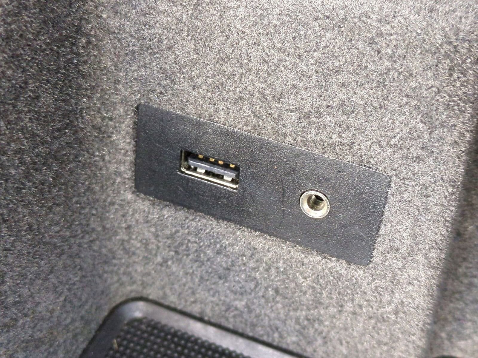 Thumbnail: 2014 Porsche Cayenne - 33