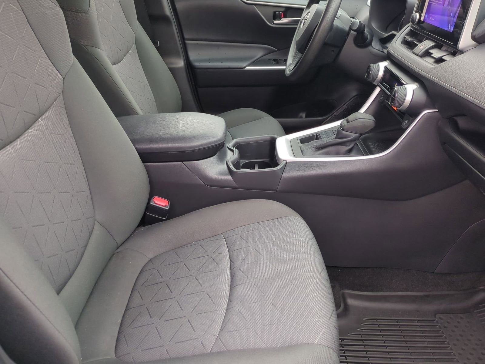 Thumbnail: 2023 Toyota RAV4 - 21