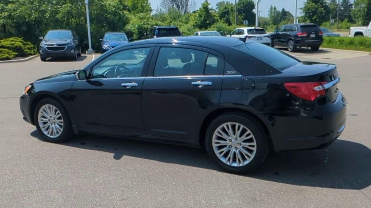 Thumbnail: 2011 Chrysler 200 - 6