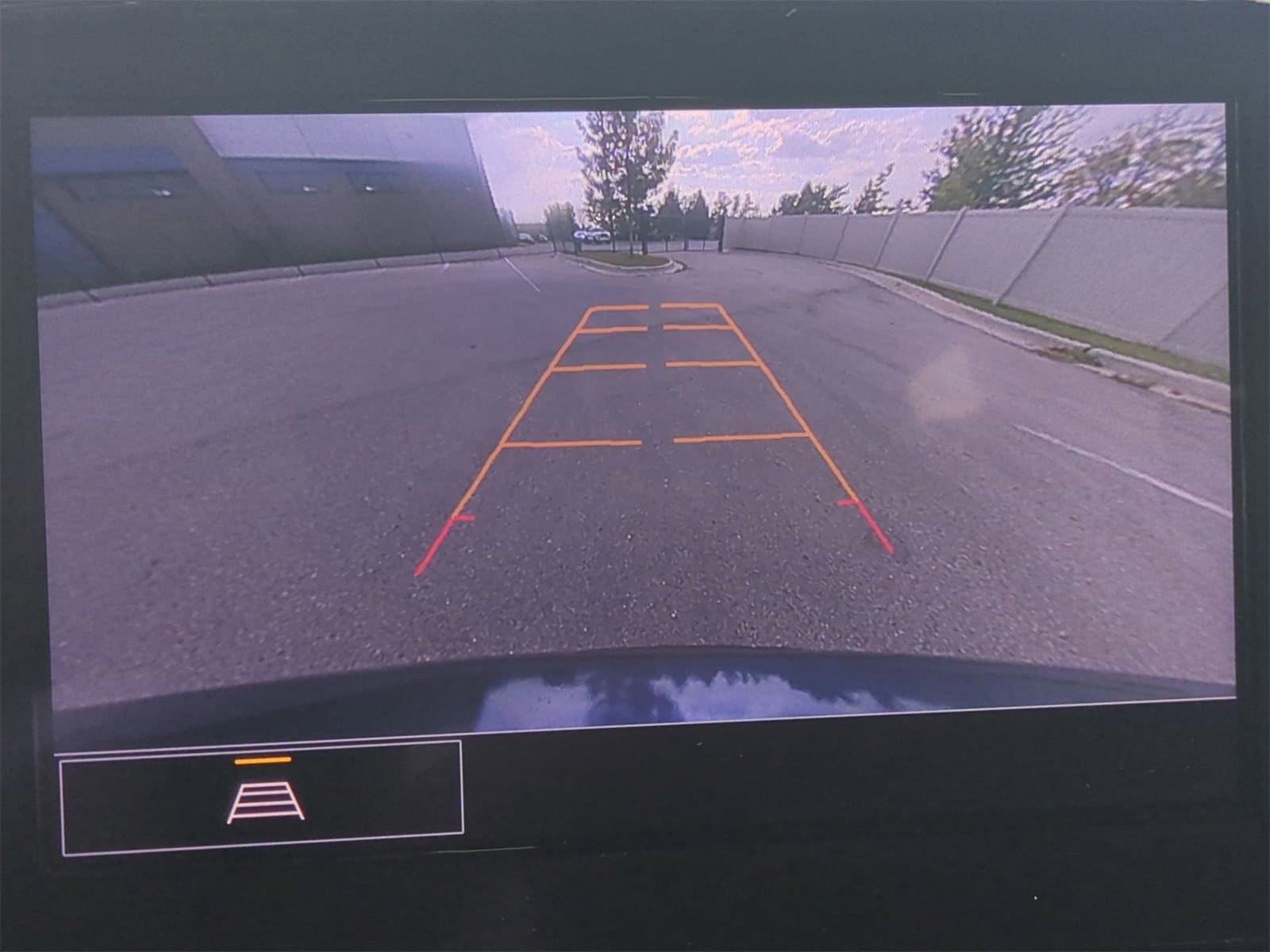 Thumbnail: 2023 Chevrolet Traverse - 28