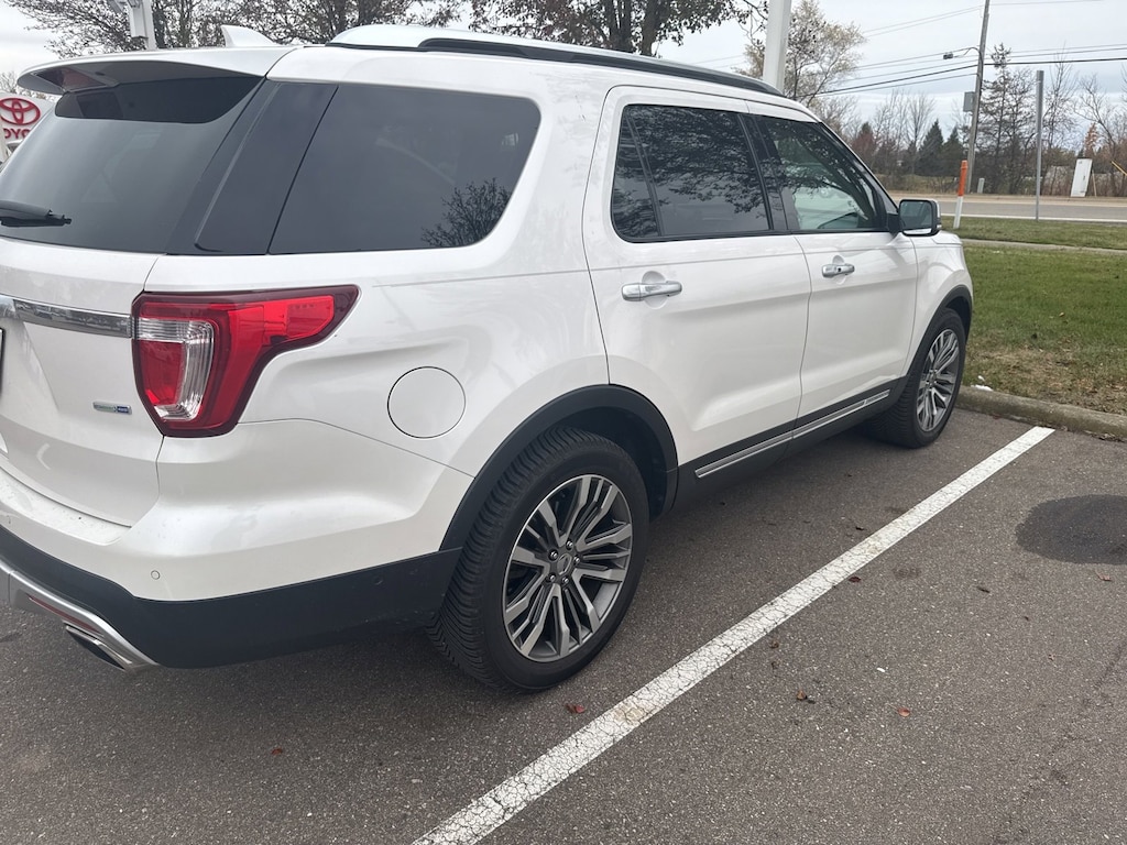 Used 2017 Ford Explorer Platinum SUV