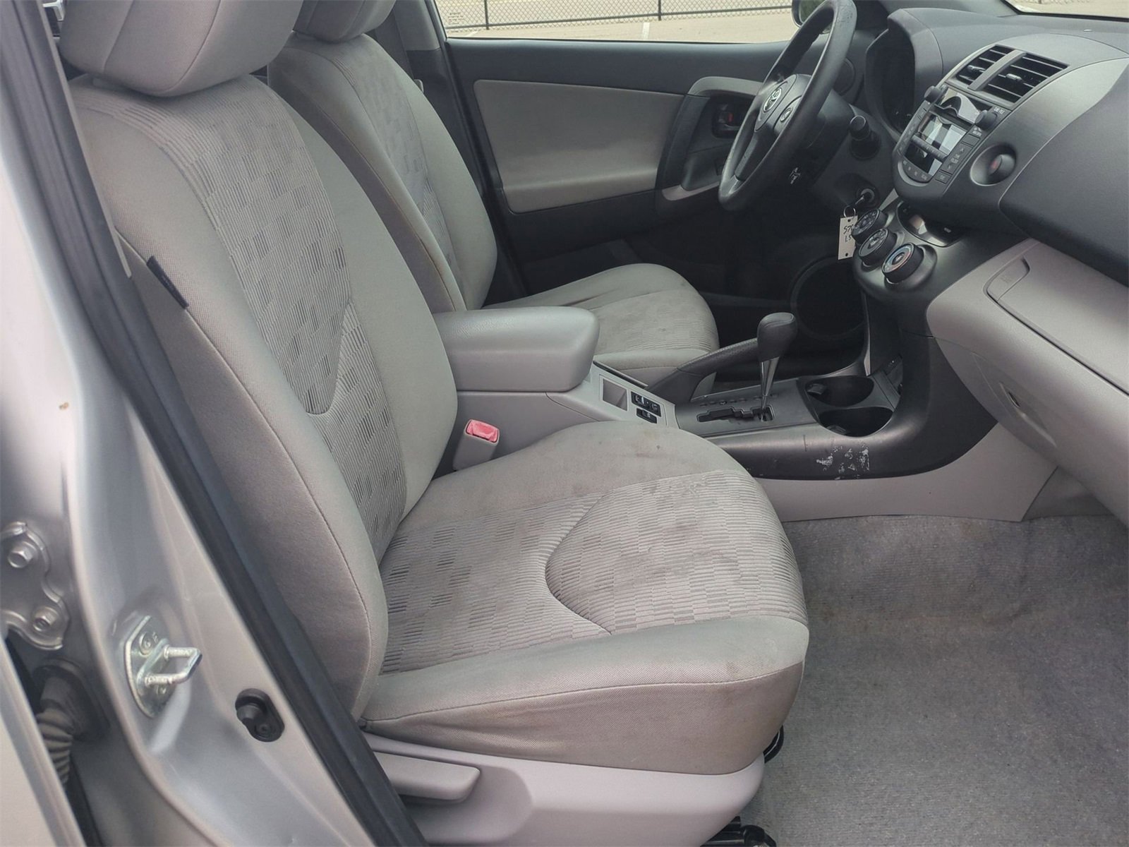 Thumbnail: 2011 Toyota RAV4 - 21