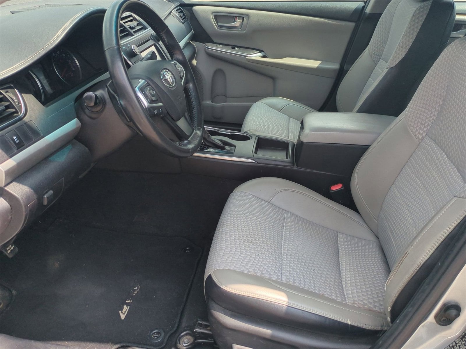 Thumbnail: 2015 Toyota Camry - 16