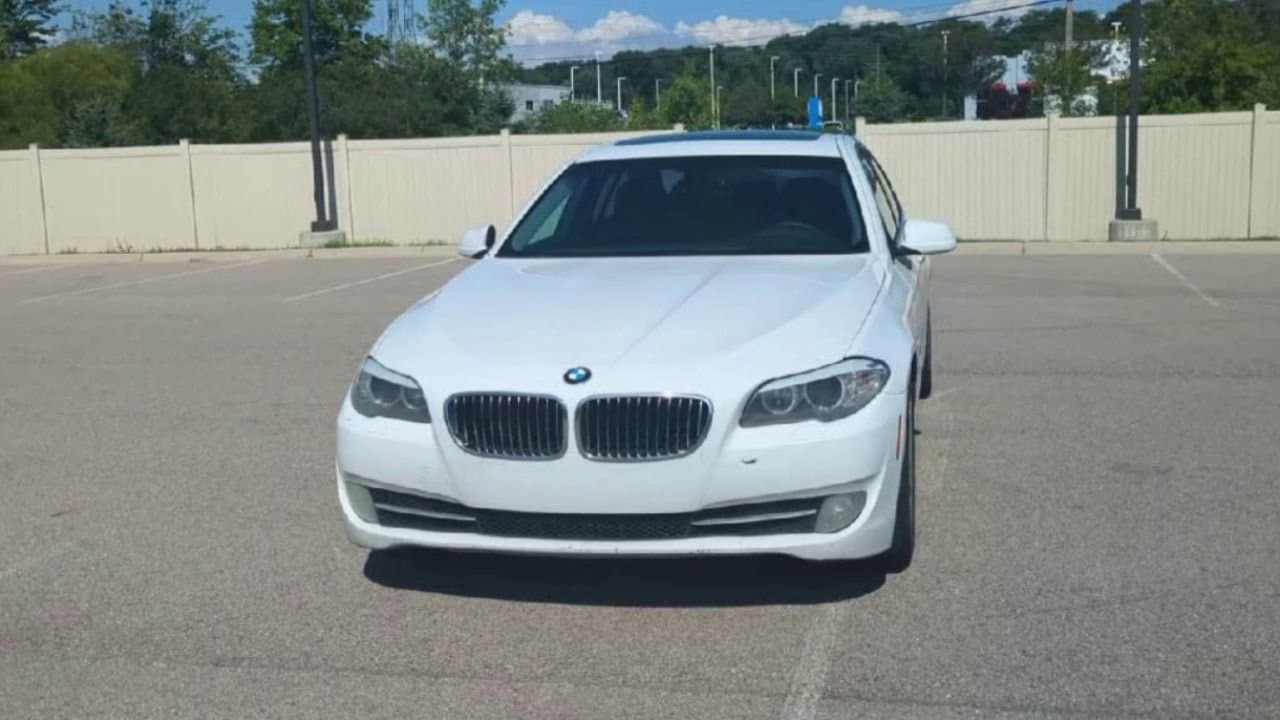 Thumbnail: 2011 BMW 5 Series - 3
