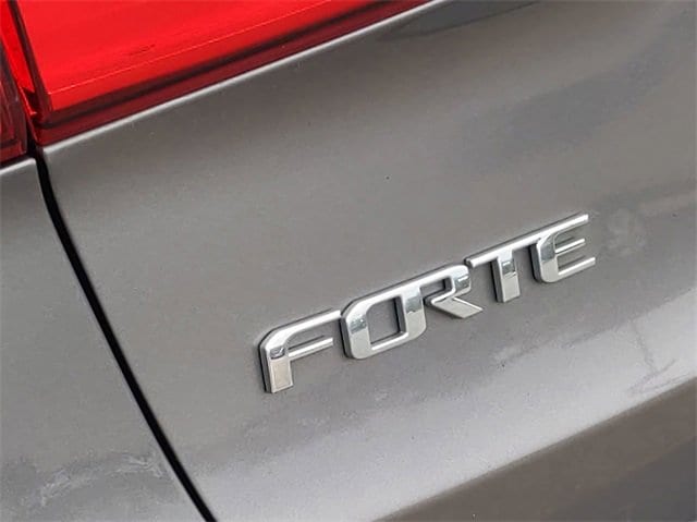 2016 Kia Forte LX 12