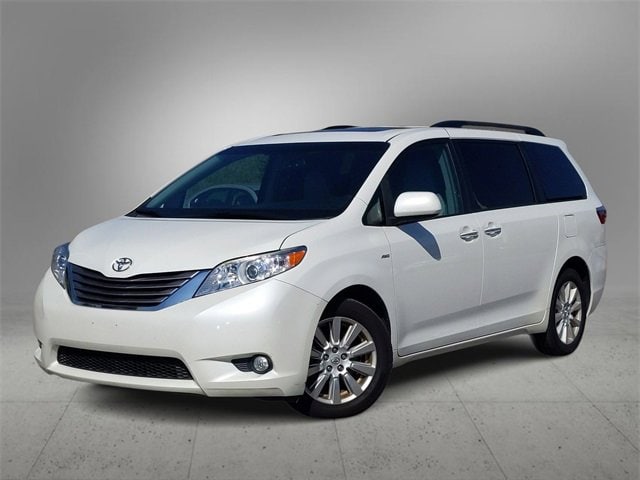 2017 Toyota Sienna XLE -
                Farmington Hills, MI