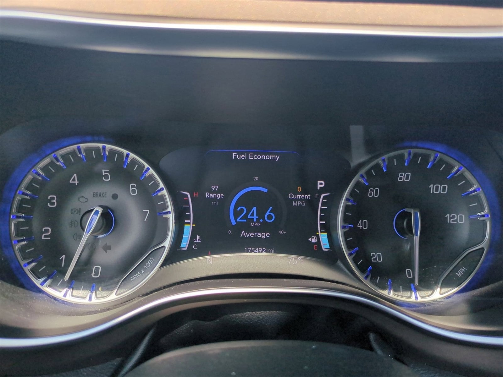 Thumbnail: 2017 Chrysler Pacifica - 32